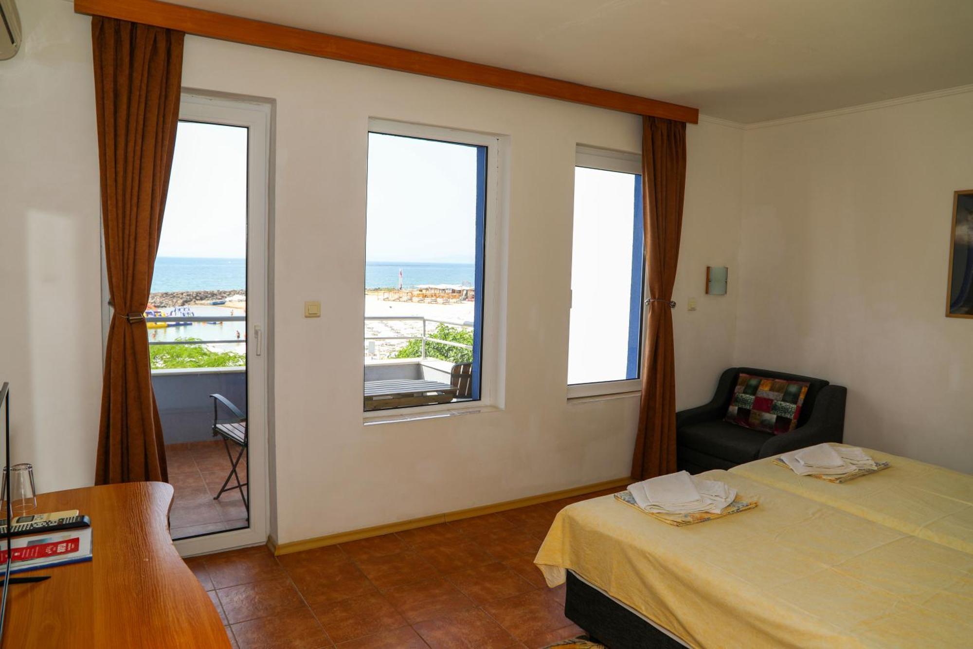Hotel Sofia Beach Nesebar Buitenkant foto