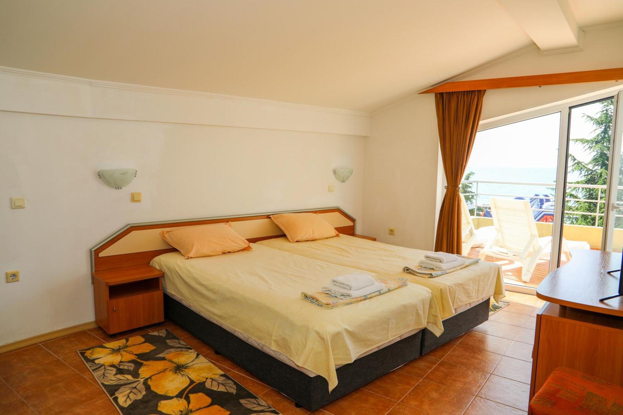 Hotel Sofia Beach Nesebar Buitenkant foto
