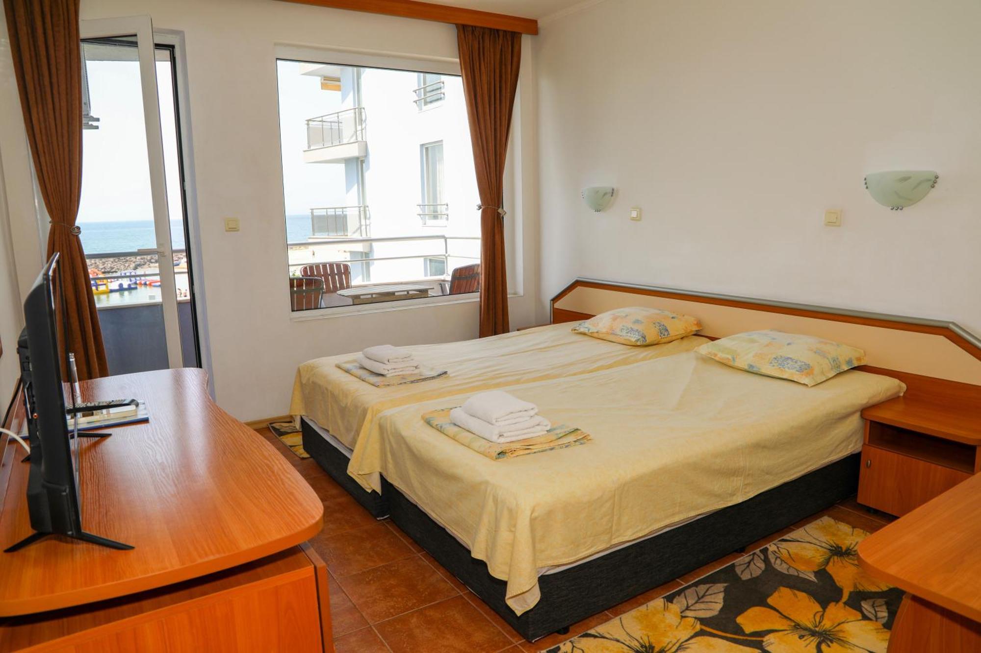 Hotel Sofia Beach Nesebar Buitenkant foto