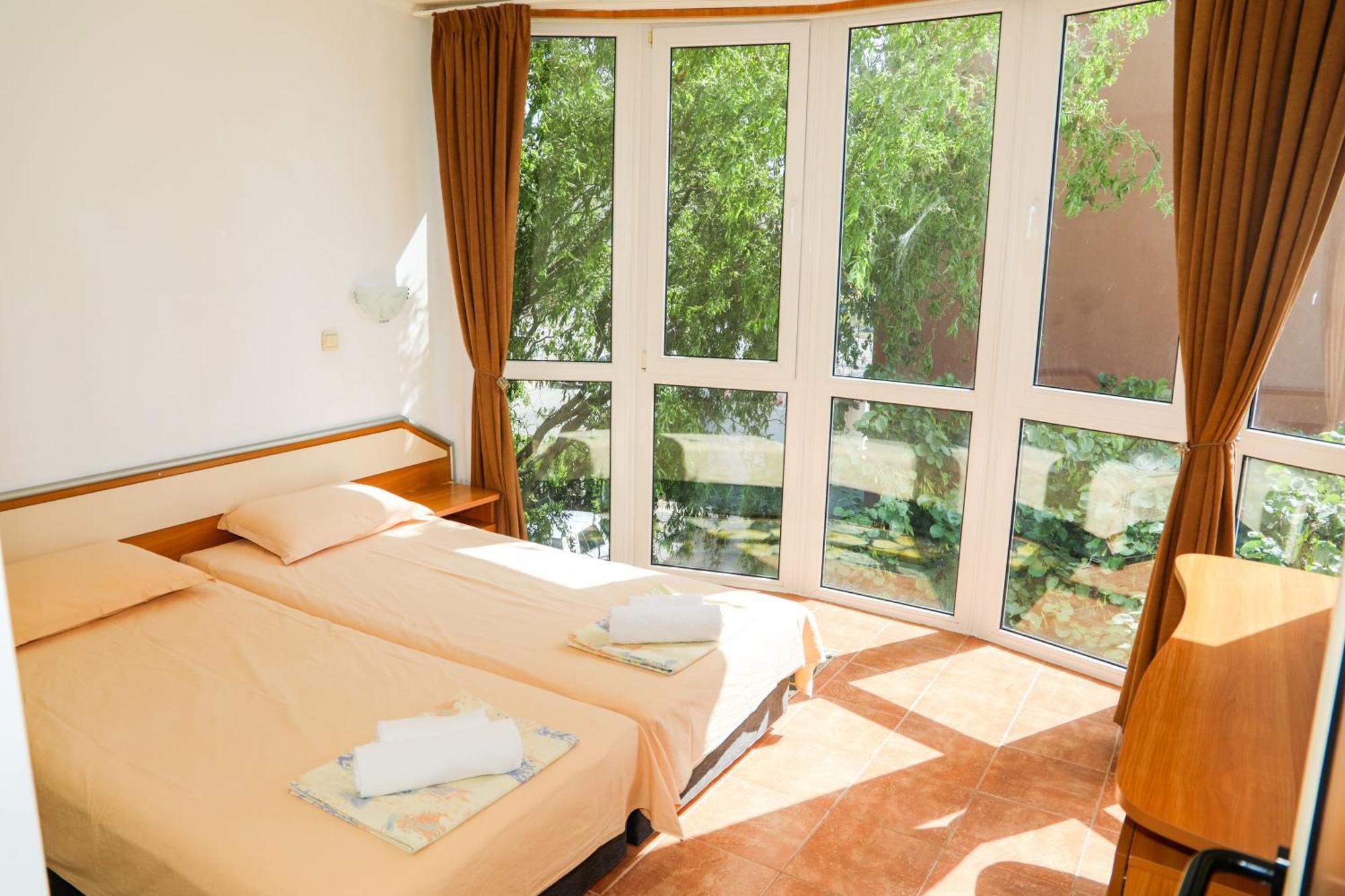 Hotel Sofia Beach Nesebar Buitenkant foto